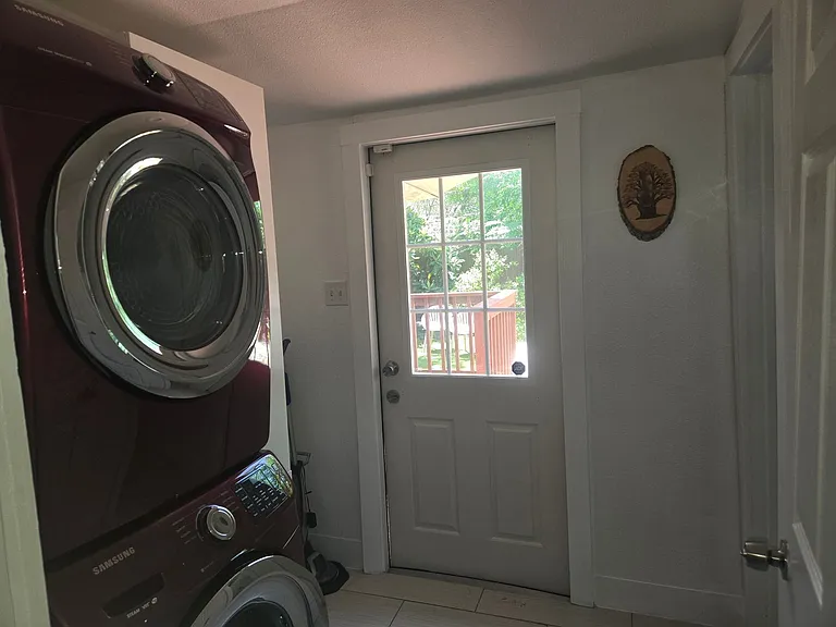1118 Nolan St — Photo 9