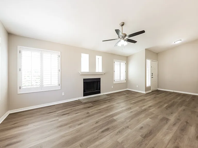 8810 W Grovers Ave — Photo 5