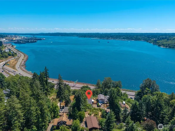 1898 Vista Lane W, Bremerton, WA 98312