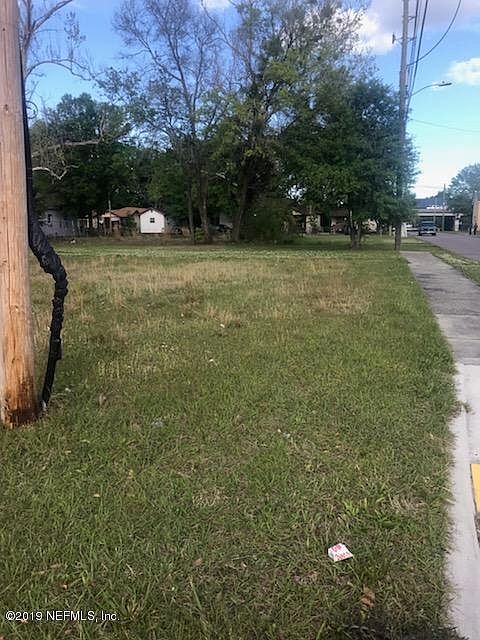 1st image of 1057 W 5th St