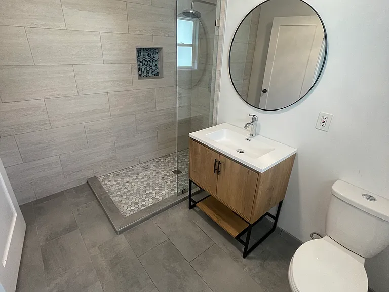 1066 Robinson Ave #2R — Photo 8