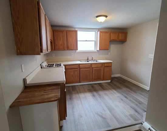 4th image of 37 Lawrence St #39-1