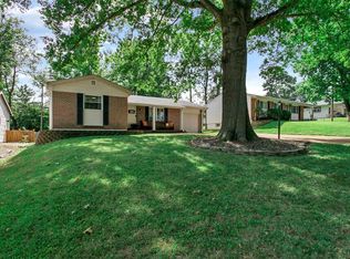 2206 Aventine Dr, Fenton, MO 63026