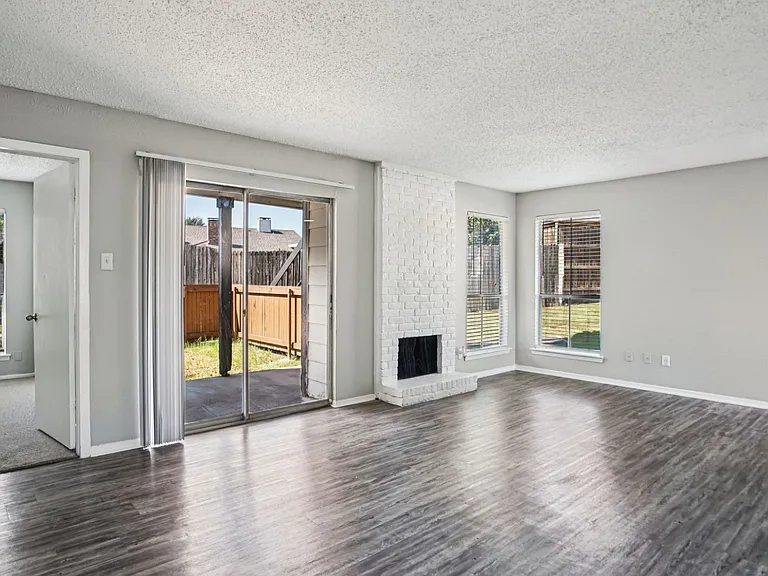 Keller Oaks — Photo 12