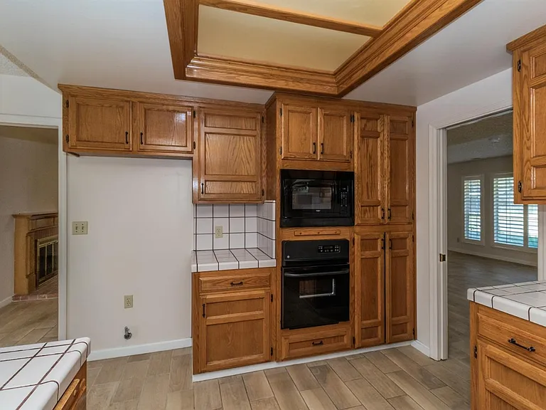 1067 E Portland Ave — Photo 10