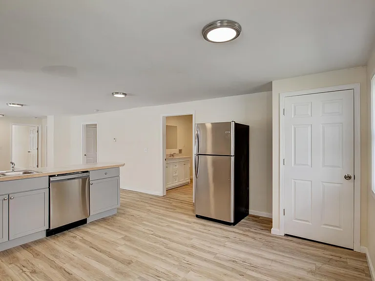 1002 Park St — Photo 13