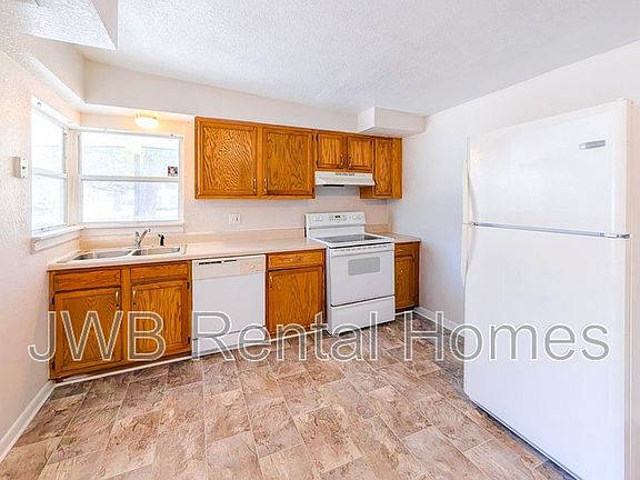 2nd image of 662 Melba St