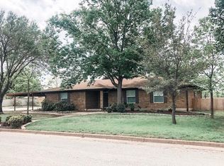 1304 Thomas Ln, Graham, TX 76450