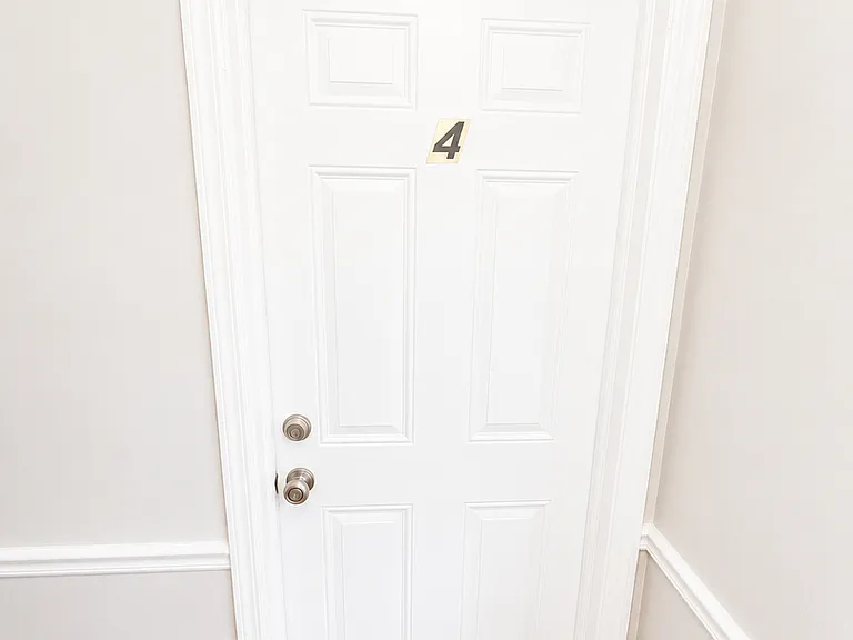 4 W 53rd St #4 — Photo 8