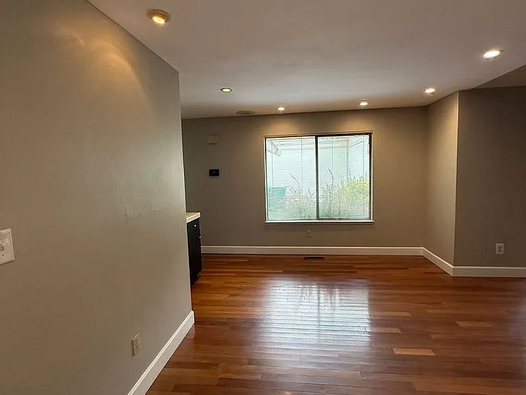 1230 Searchlite Ct — Photo 9