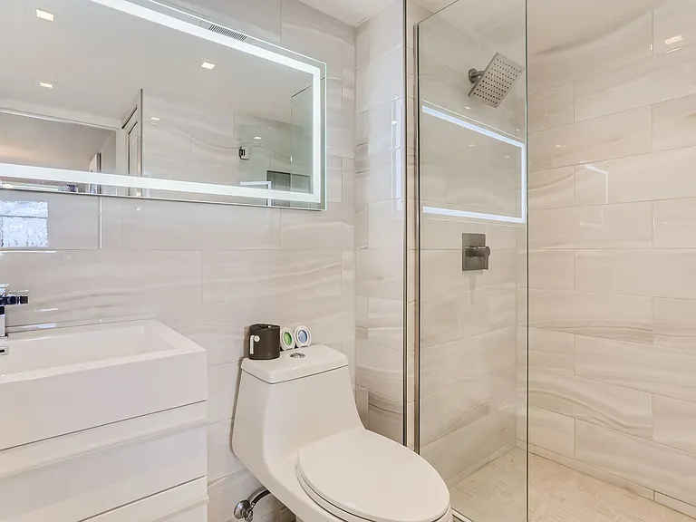 1313 N Williams St #1106 — Photo 15