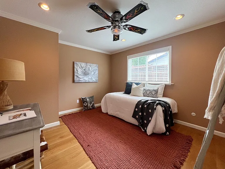 3321 Anita Ct — Photo 15