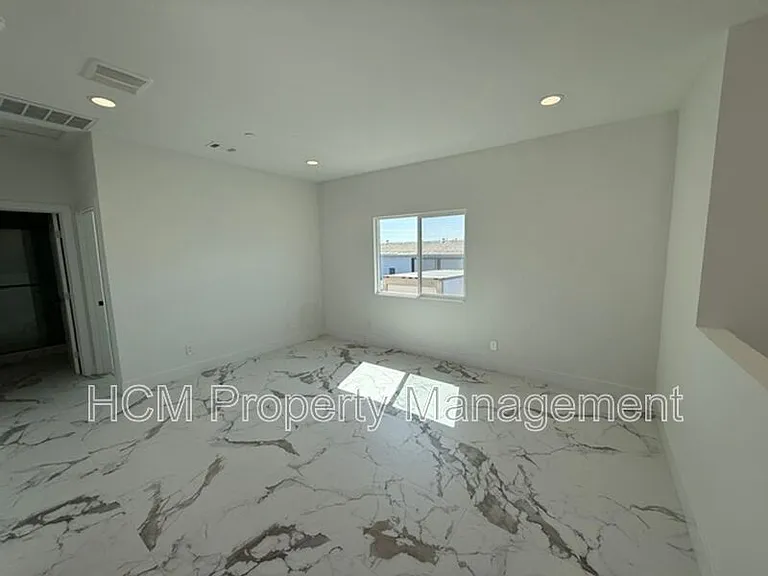 7643 14th St — Photo 7