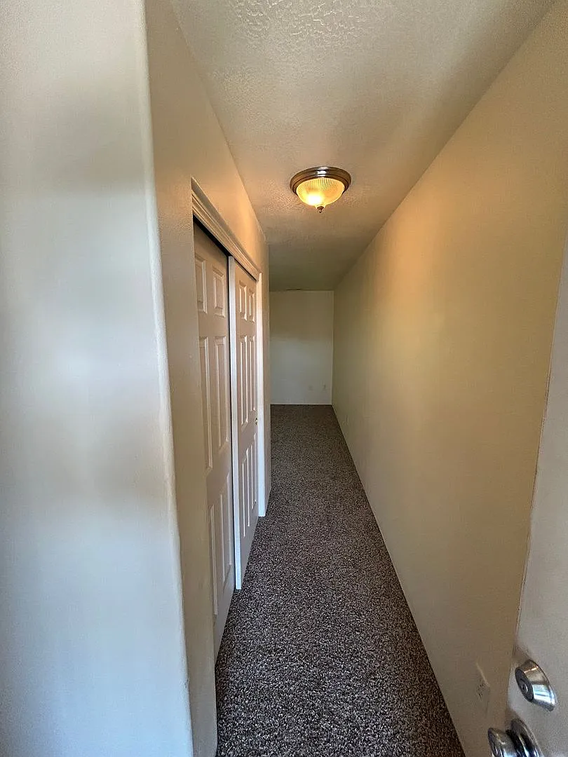 6909-2t - 2178 Crater Lake Ave #A-D — Photo 2