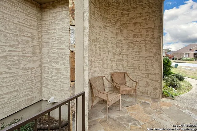 3 bed, 2.0 bath, 1918 sqft, $2,250 — Photo 4