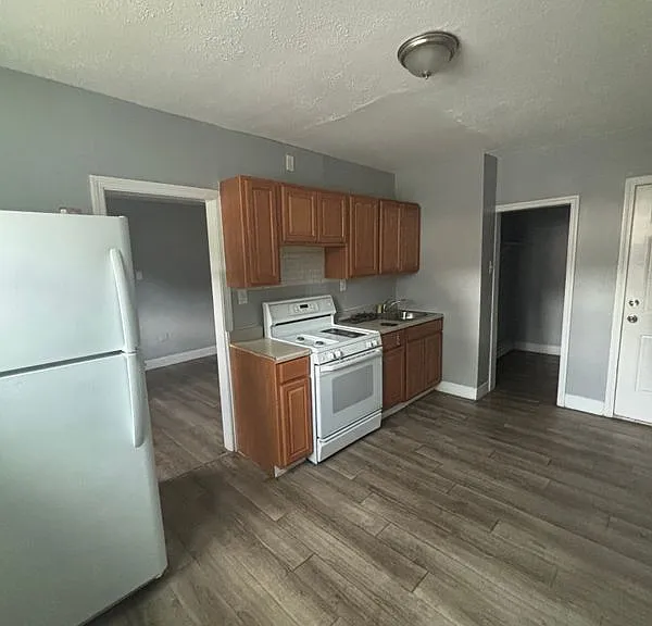 10 Sanford St #1 — Photo 1