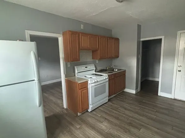 10 Sanford St #1, Hartford, CT 06120
