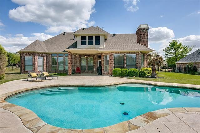 1st image of 112 Stoneleigh Dr