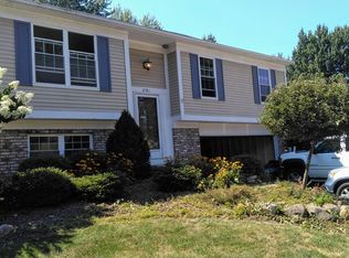 8591 Fairlane Dr, Olmsted Township, OH 44138