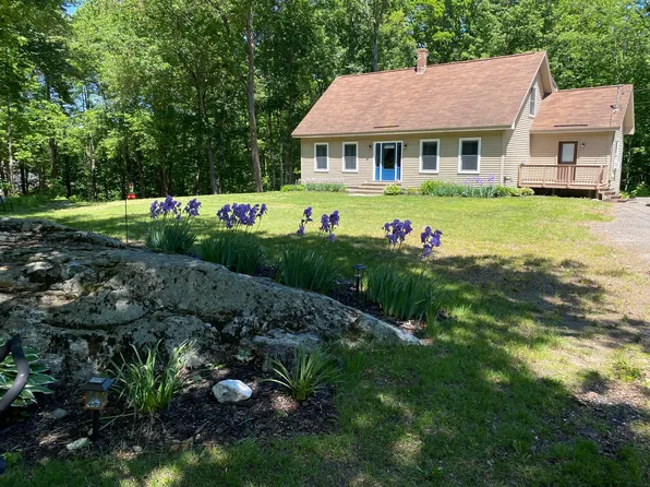 671 Meadow Road, Topsham, ME 04086