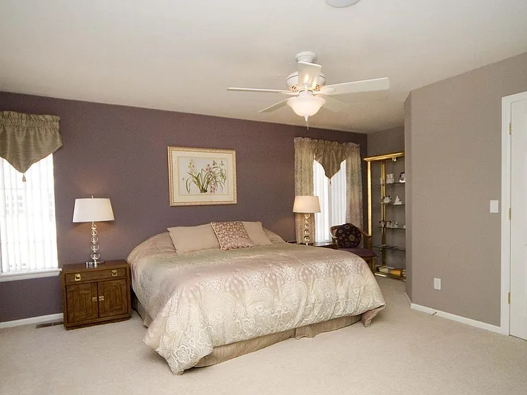 4913 Spyglass Dr — Photo 12