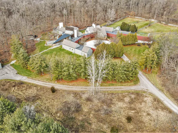 6283 Hellner Rd, Ann Arbor, MI 48105