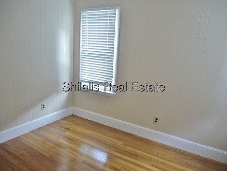 3rd image of 37 Underwood Ave #1