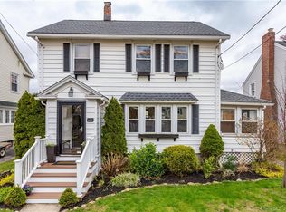 325 Woodstock Ave, Stratford, CT 06614