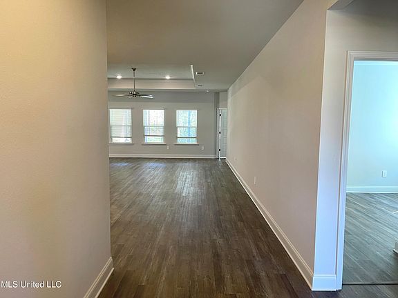 4th image of 15309 Dandelion Dr
