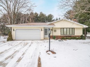 2864 N Apache Rd, Sheboygan, WI 53083