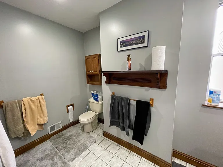 2325 Sidney St — Photo 11