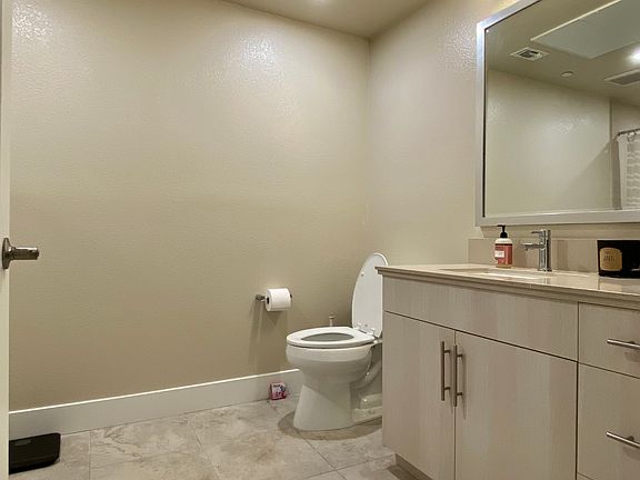 5th image of 45057 Fremont Blvd #200