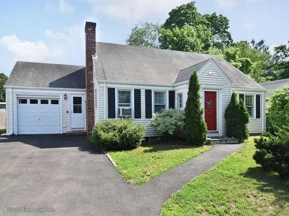 6 Roseland Ct E, Riverside, RI 02915