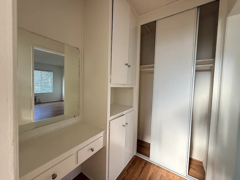 4855 Lexington Ave #13 — Photo 2