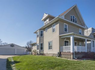 705 E Main St, La Porte City, IA 50651