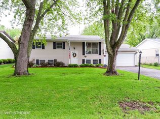 3212 W Kinley Blvd, McHenry, IL 60050