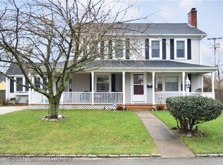 98 Greenwood Ave, Warwick, RI 02886