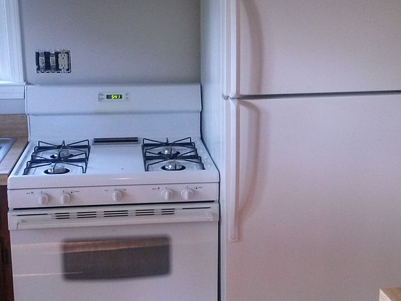 1/2 Kitchen