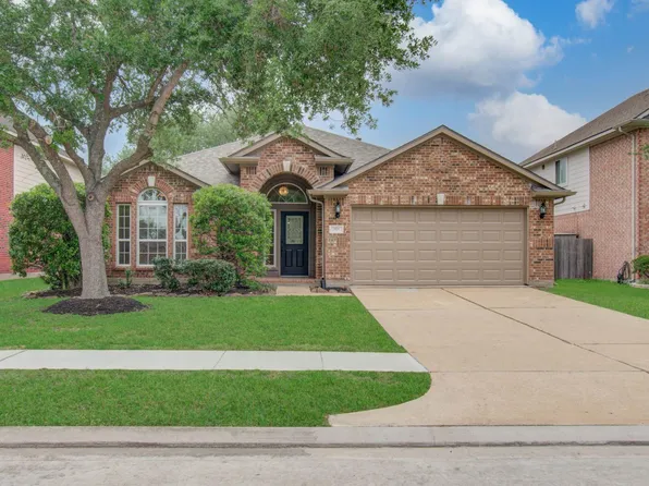 2030 Creek Shore Ln, Pearland, TX 77581