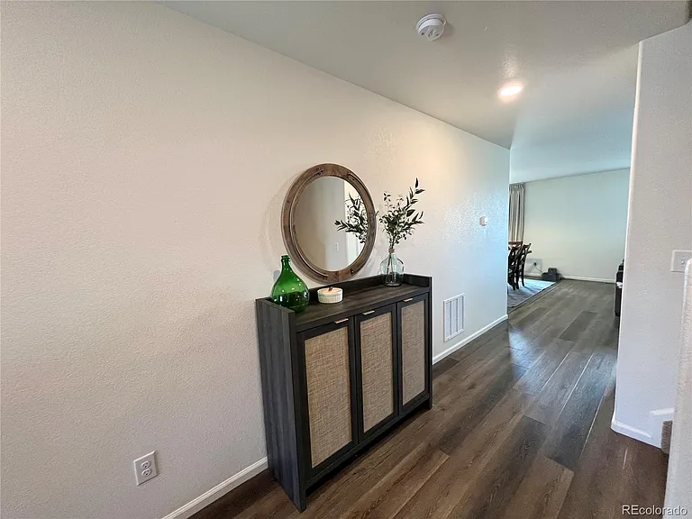 47384 Lilac Ave — Photo 2