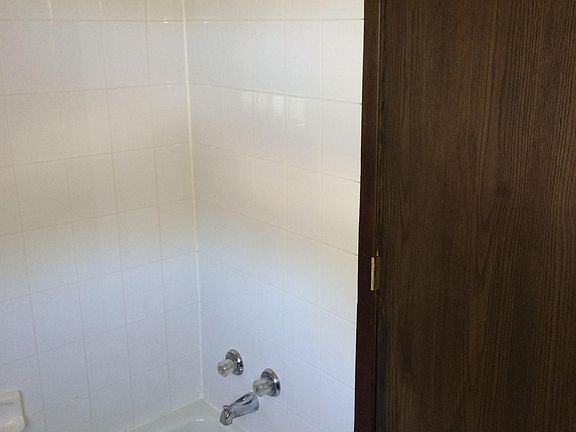 4th image of 601-619 8th Ave S #605