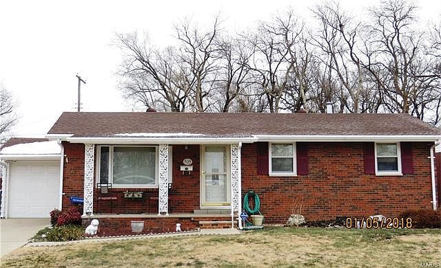 1st image of 939 Cedar Dr