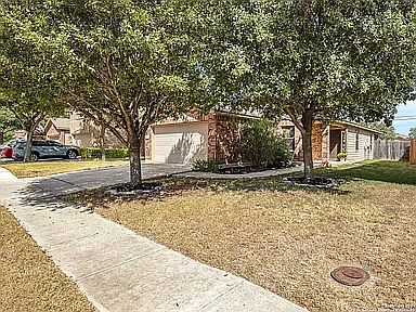 3 bed, 1356 sqft, $1,800 — Photo 4