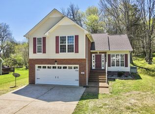 104 Timberland Dr, Columbia, TN 38401