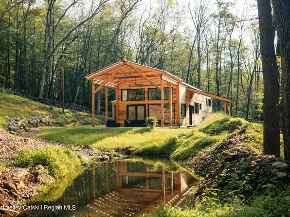 17 Bakertown Road, Accord, NY 12404