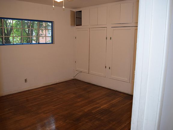 1st bedroom