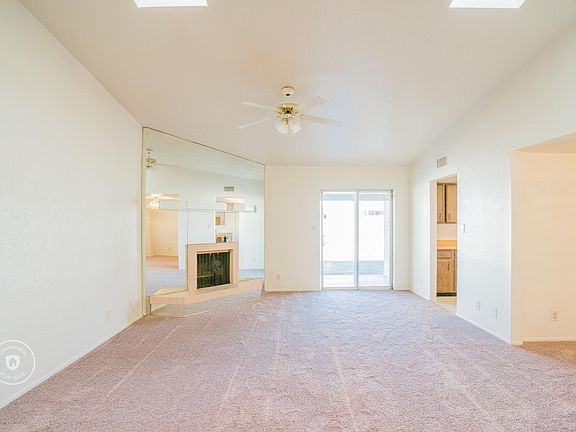 3rd image of 4402 W Paradise Dr