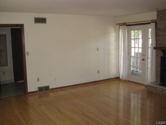 5th image of 476 Cedarleaf Dr