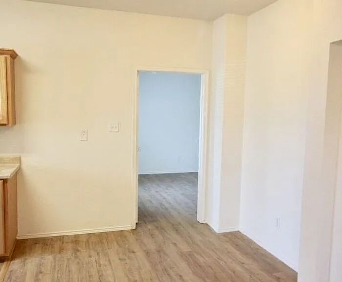 114 Collett Ct — Photo 3