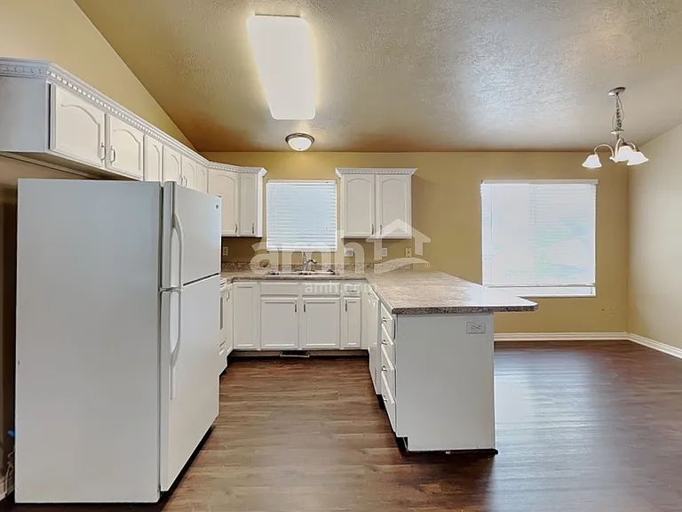 1251 S 820 W — Photo 3